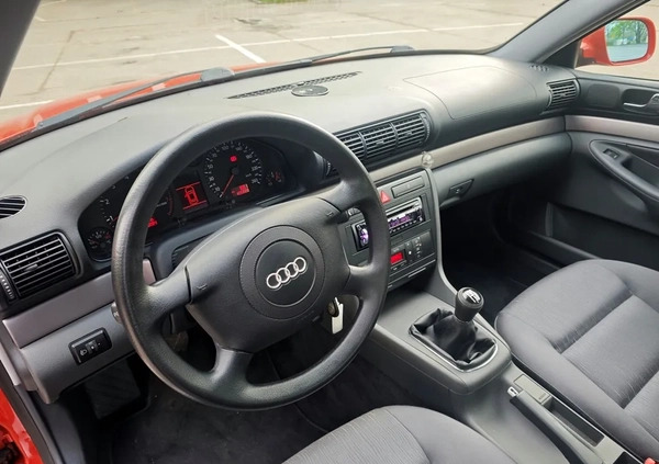 Audi A4 cena 12900 przebieg: 125000, rok produkcji 2000 z Biecz małe 596
